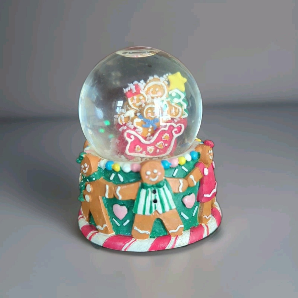 Gingerbread Snowglobe Christmas Decor‎